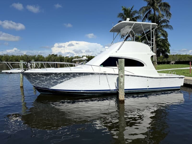 2005 Luhrs 38 Convertible