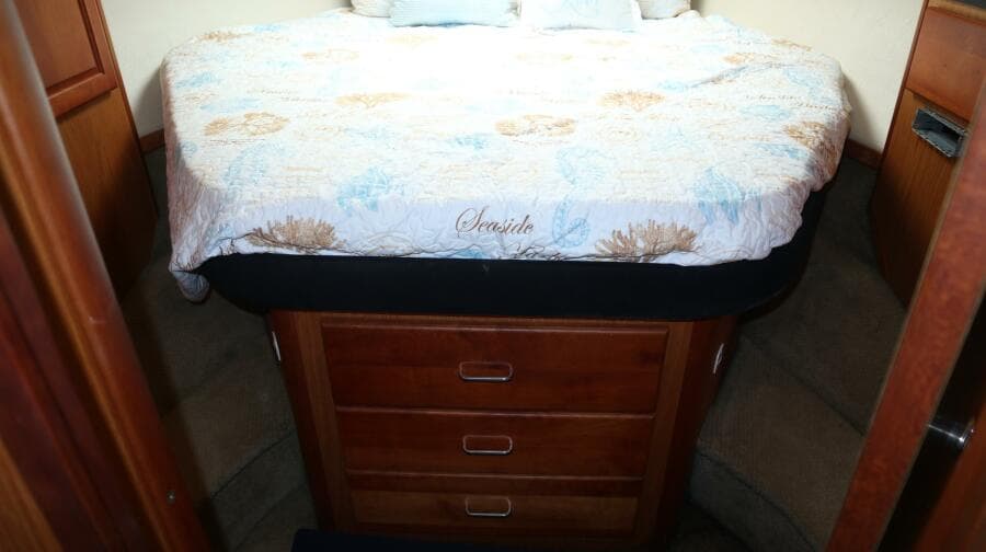 2005 Luhrs 38 Convertible