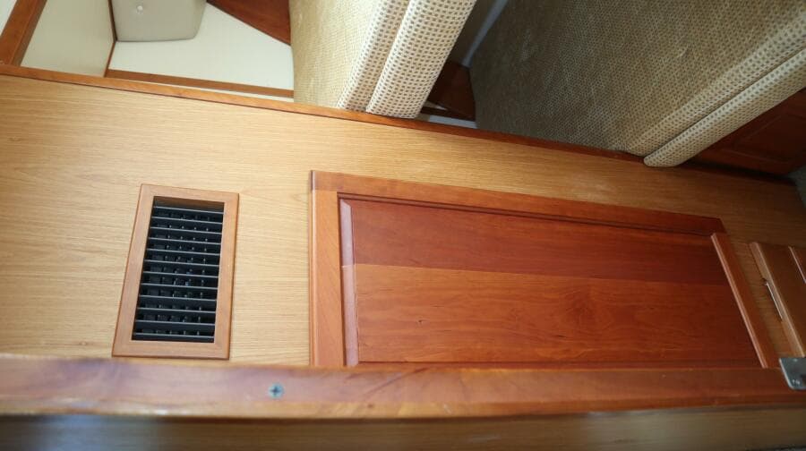 2005 Luhrs 38 Convertible