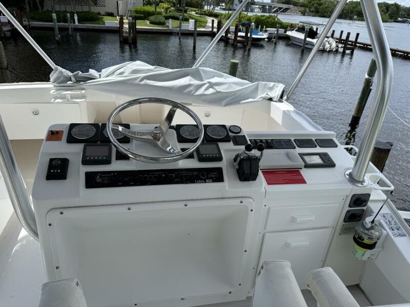 2005 Luhrs 38 Convertible