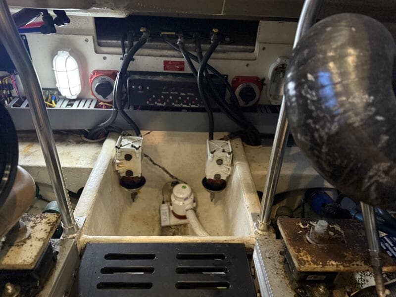 2005 Luhrs 38 Convertible