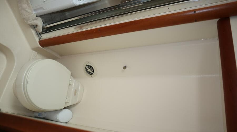 2005 Luhrs 38 Convertible