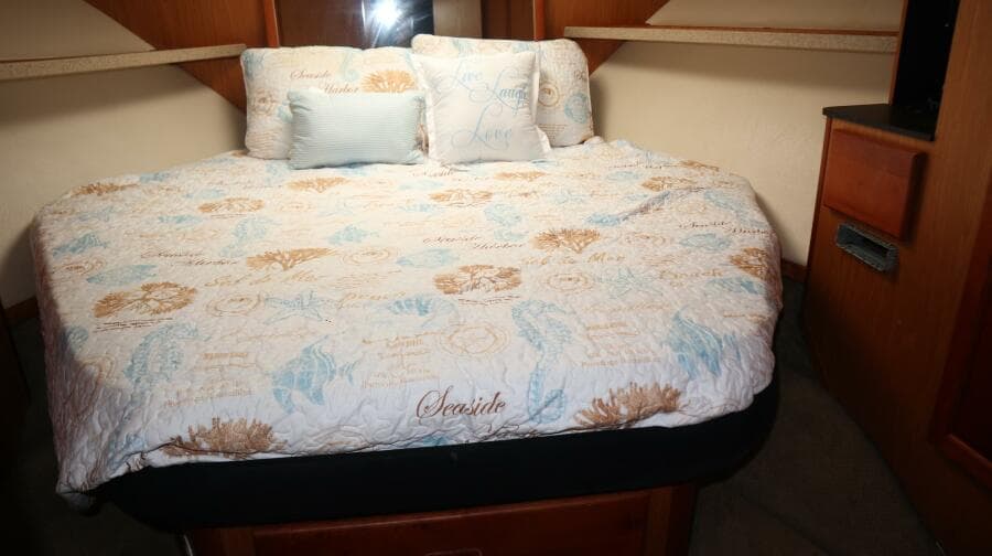 2005 Luhrs 38 Convertible