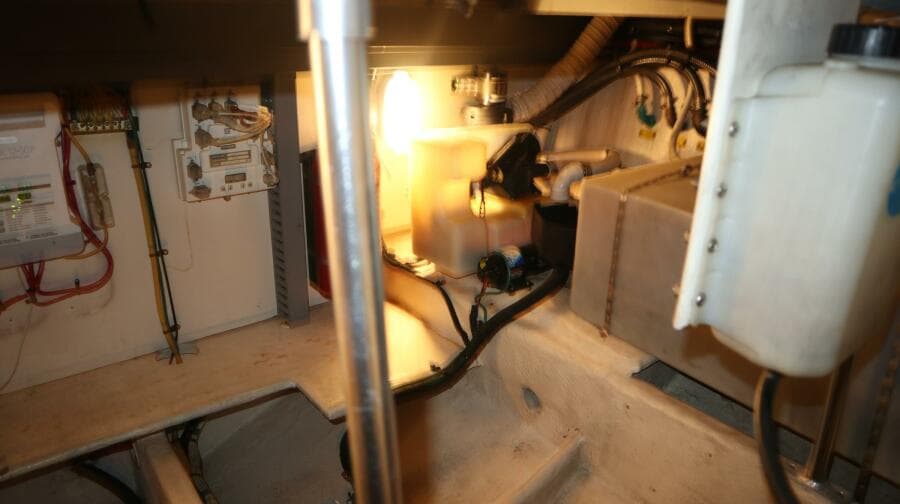 2005 Luhrs 38 Convertible