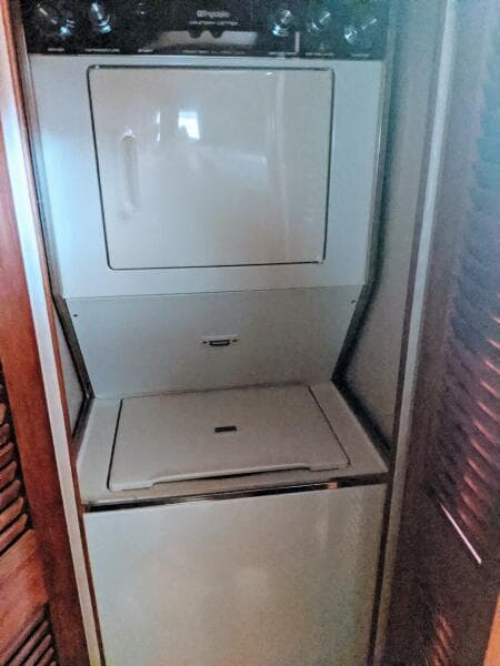 1986 Chris-Craft Constellation - Photo 44