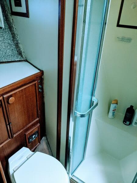 1986 Chris-Craft Constellation - Photo 43