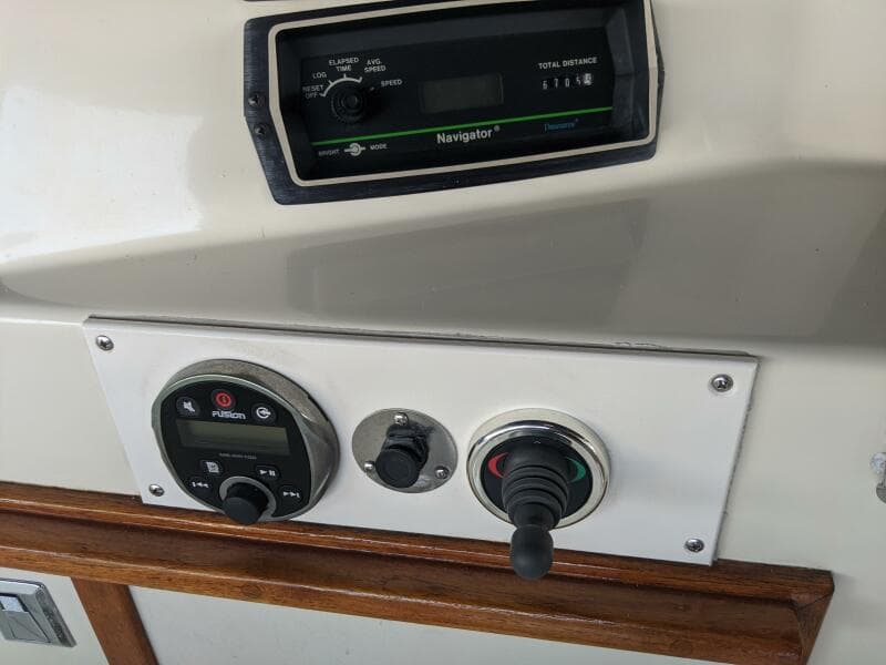 1986 Chris-Craft Constellation - Photo 23
