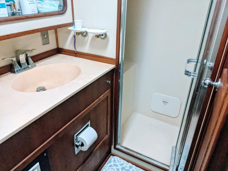 1986 Chris-Craft Constellation - Photo 56