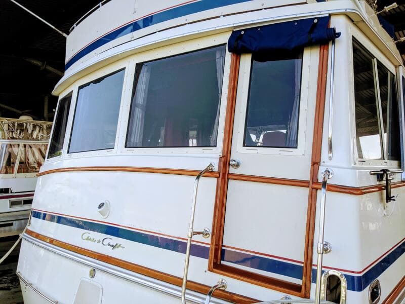 1986 Chris-Craft Constellation - Photo 4