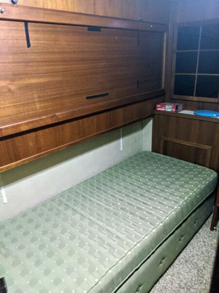 1986 Chris-Craft Constellation - Photo 53