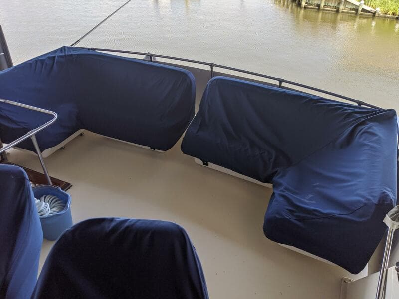 1986 Chris-Craft Constellation - Photo 16