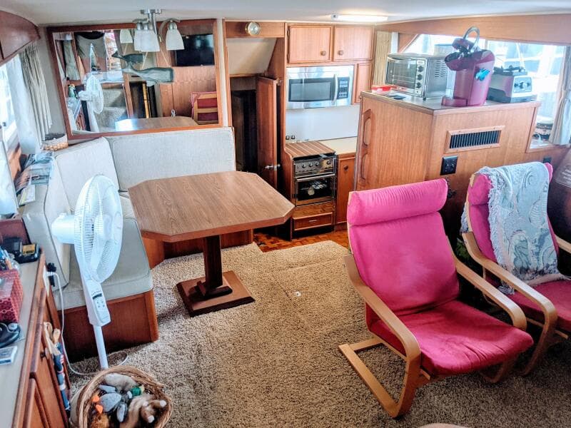 1986 Chris-Craft Constellation - Photo 30
