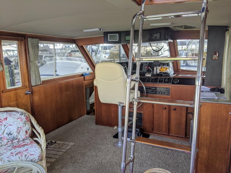 1986 Chris-Craft Constellation - Photo 28