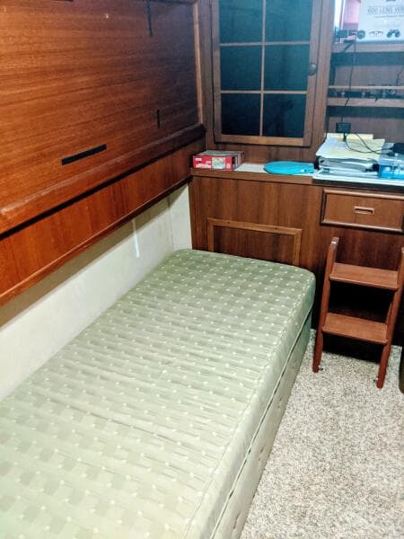 1986 Chris-Craft Constellation - Photo 51