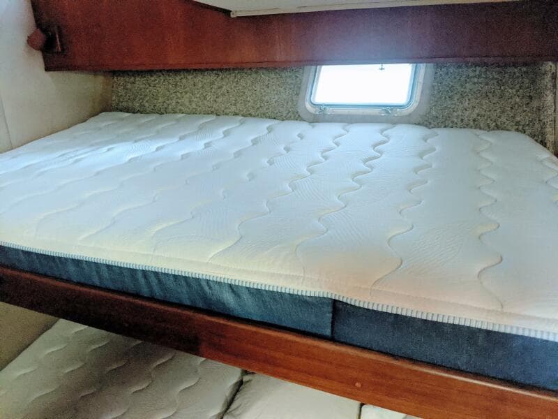1986 Chris-Craft Constellation - Photo 47