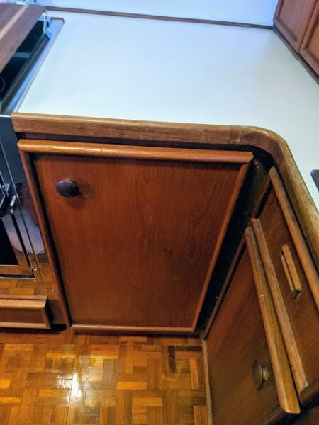 1986 Chris-Craft Constellation - Photo 40