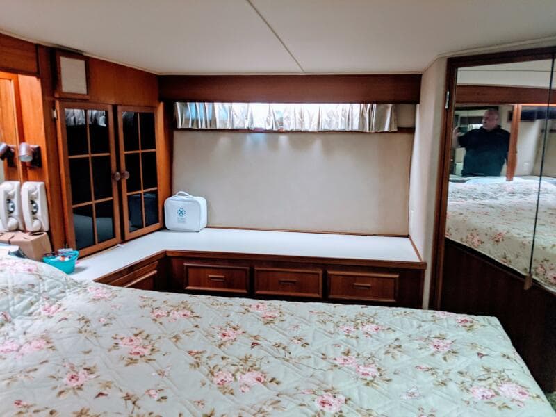 1986 Chris-Craft Constellation - Photo 60