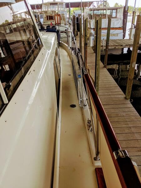 1986 Chris-Craft Constellation - Photo 63