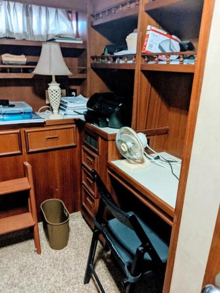 1986 Chris-Craft Constellation - Photo 52