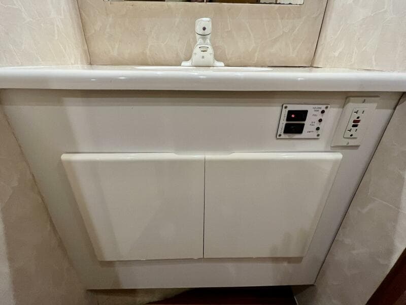 1999 Post 42 Convertible