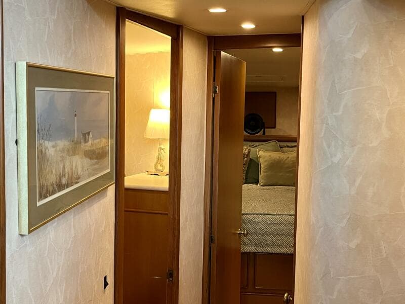 1999 Post 42 Convertible