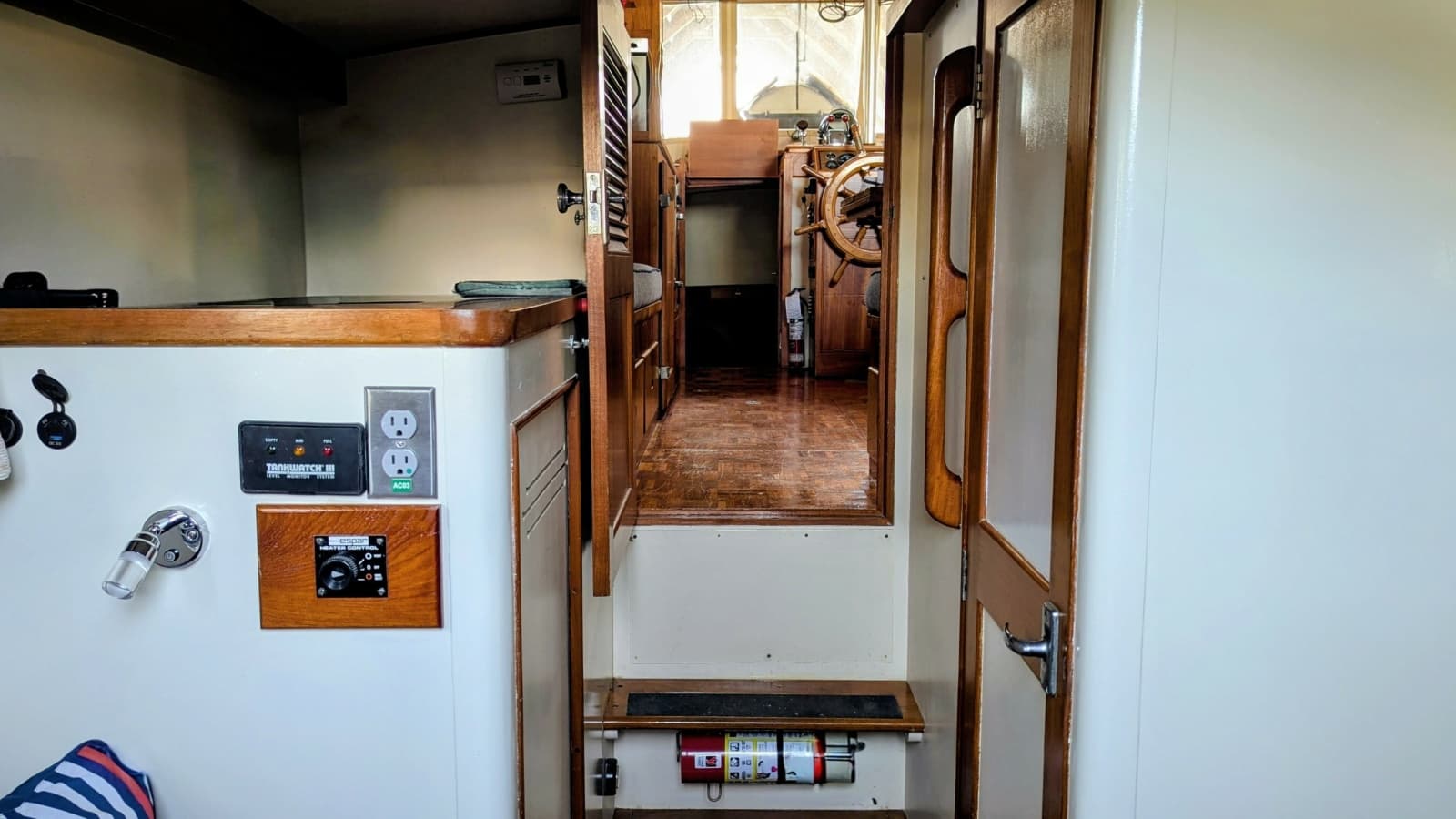 1974 Grand Banks 36 Classic - Photo 23