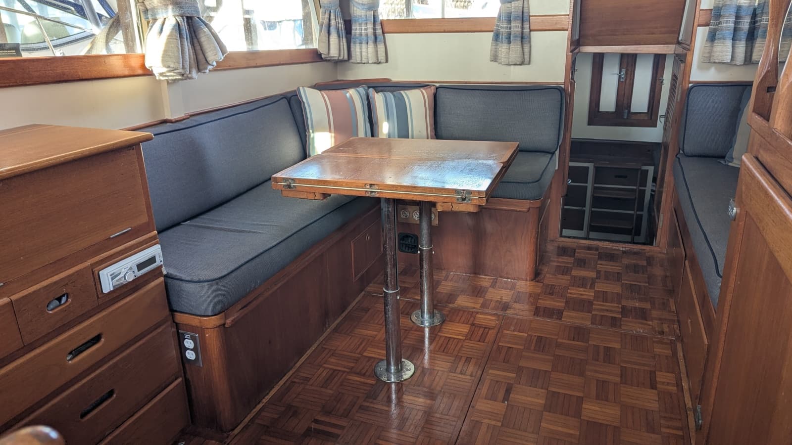1974 Grand Banks 36 Classic - Photo 31