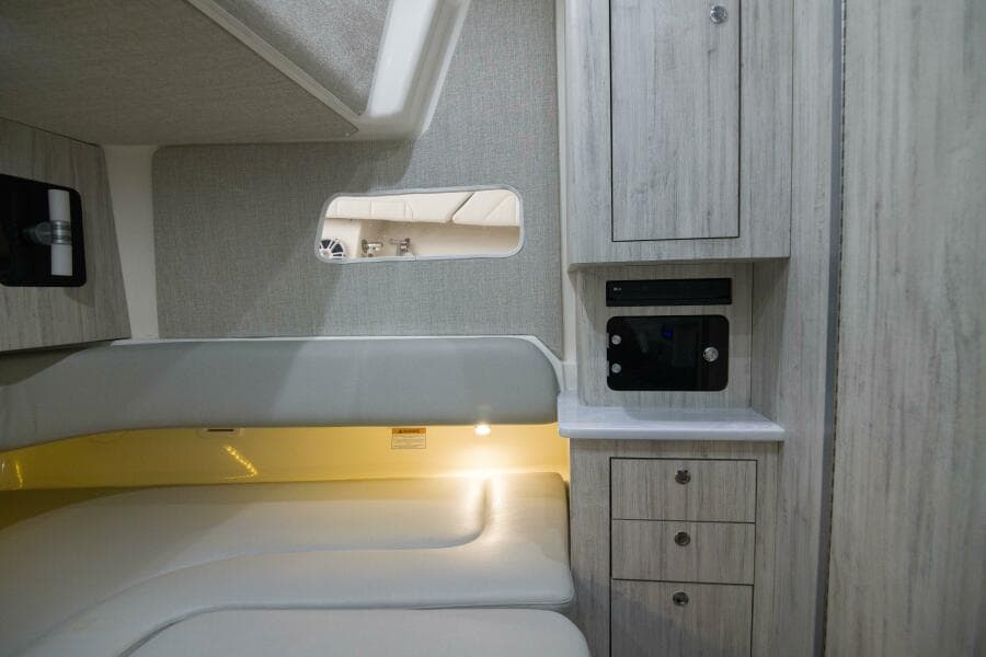 Regulator 41 - Miss Megan - Cabin