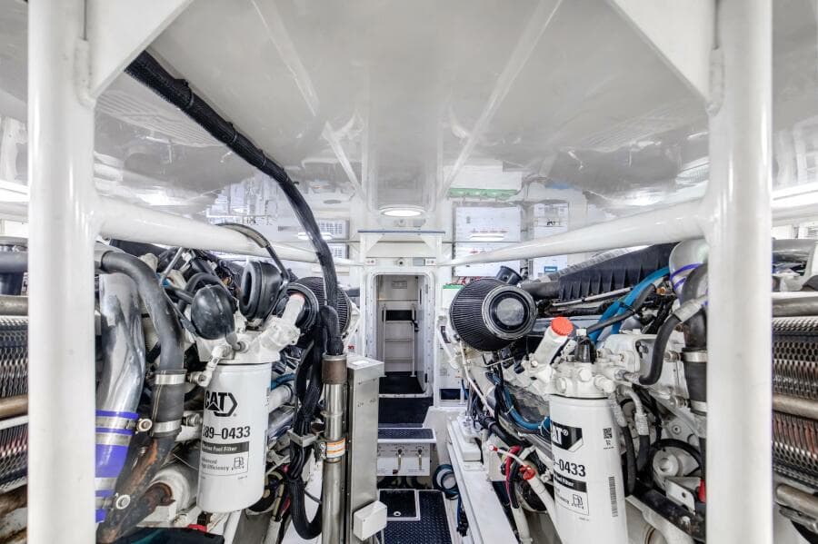 Viking 68 - Mobster - Engine Room