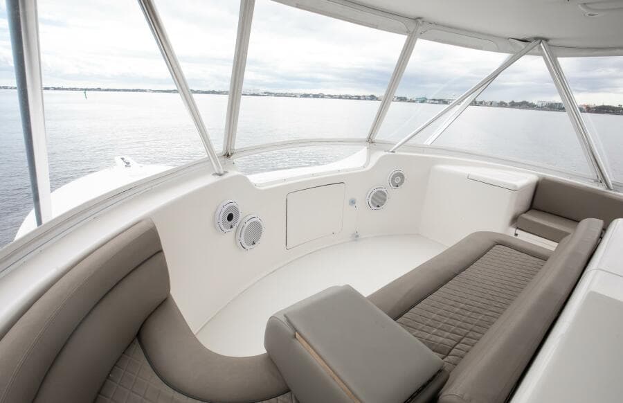 Viking 68 - Mobster - Flybridge Seating