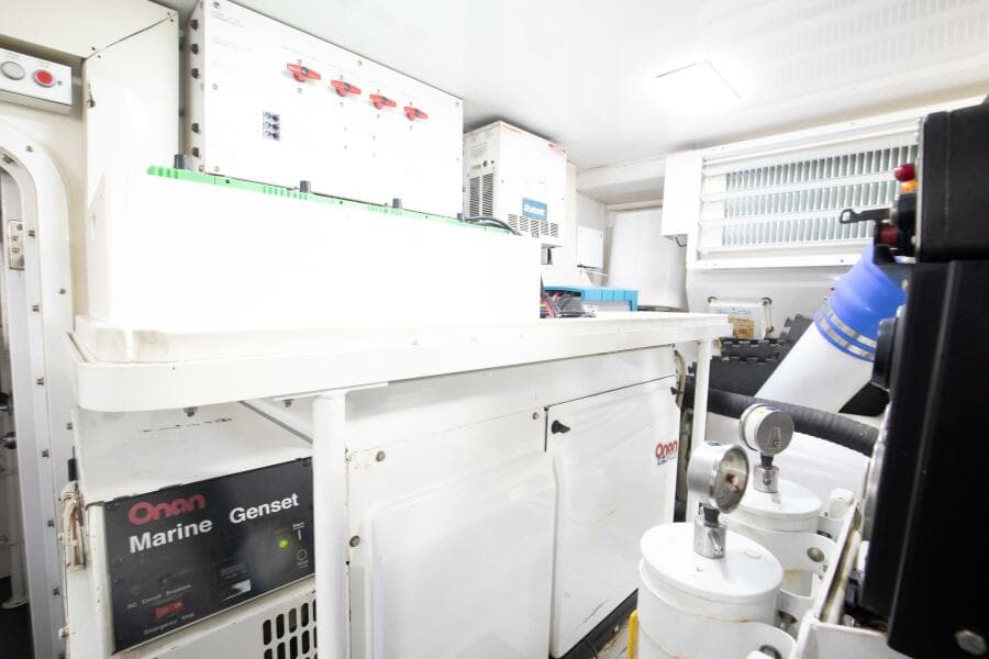 Viking 68 - Mobster - Engine Room