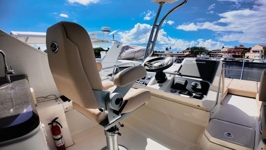 2016 Sea Ray L590 Fly