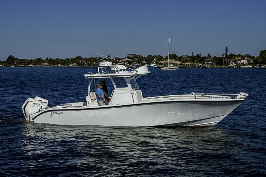 2021 Yellowfin 32 Offshore