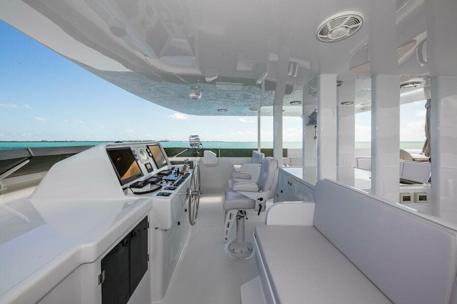 1998 Burger Raised Pilothouse