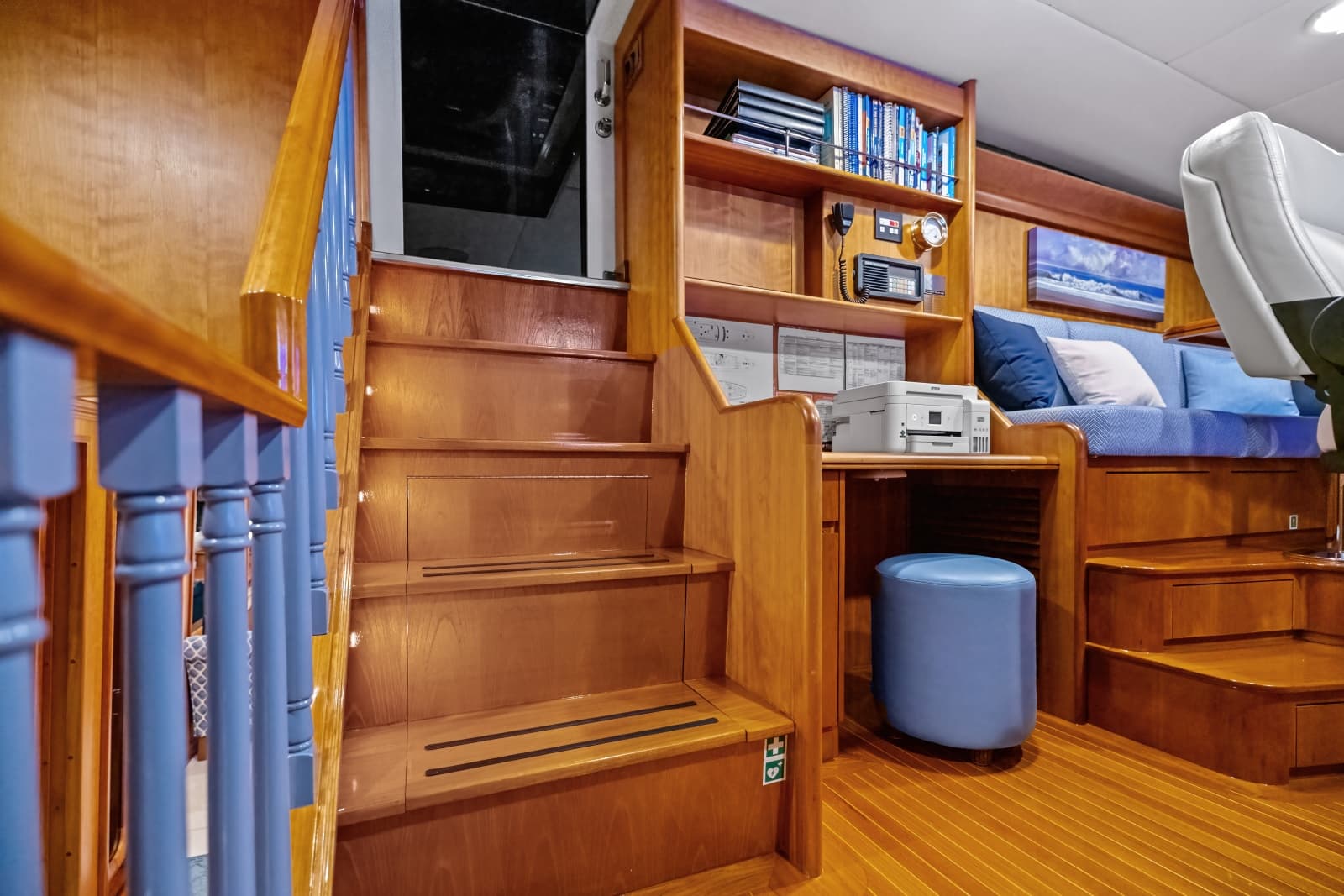 1998 Burger Raised Pilothouse - Photo 13