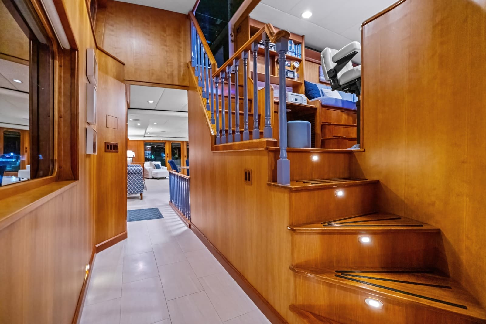 1998 Burger Raised Pilothouse - Photo 8