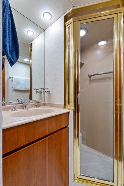 1998 Burger Raised Pilothouse