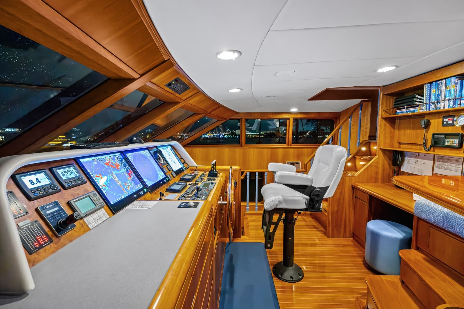 1998 Burger Raised Pilothouse - Photo 15