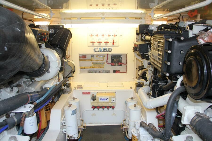 2004 Cabo 48 Flybridge