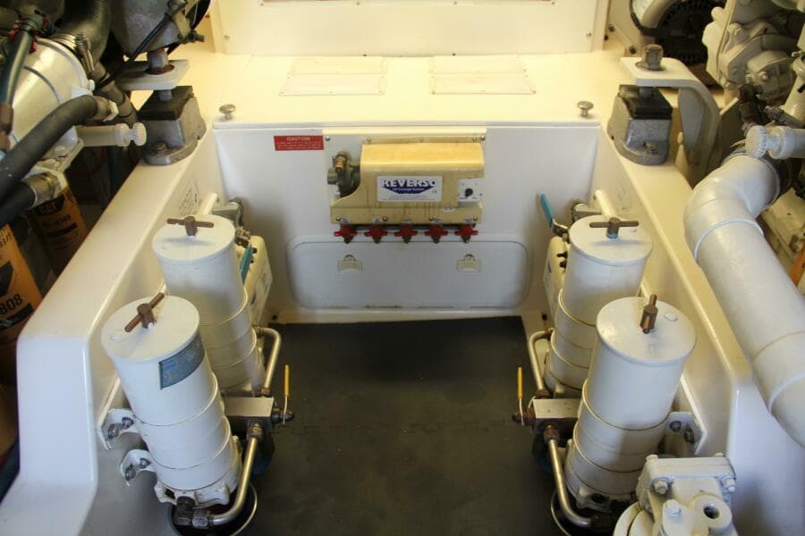 2004 Cabo 48 Flybridge