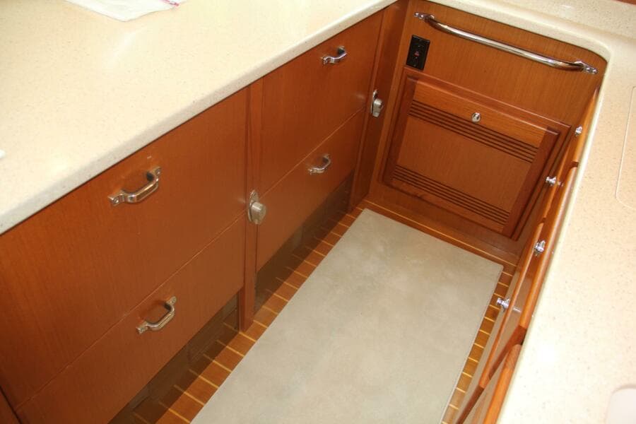 2004 Cabo 48 Flybridge
