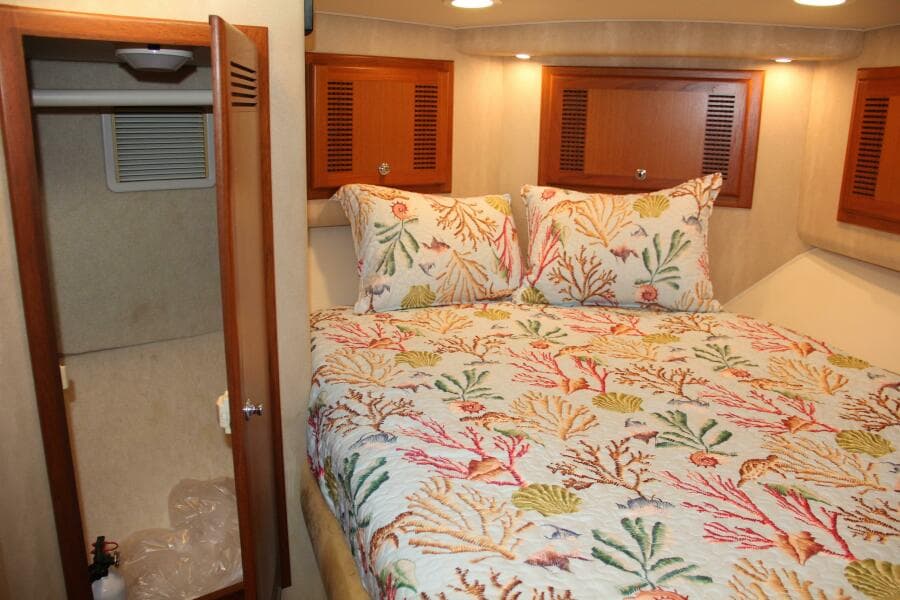 2004 Cabo 48 Flybridge