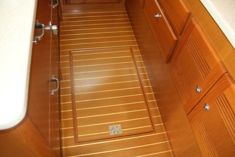 2004 Cabo 48 Flybridge