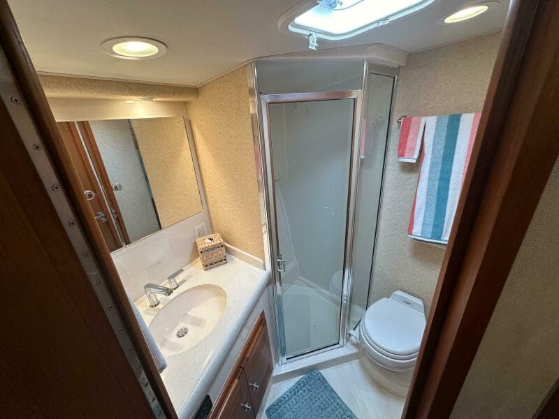 2004 Cabo 48 Flybridge