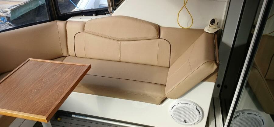 2014 Cruisers Yachts 