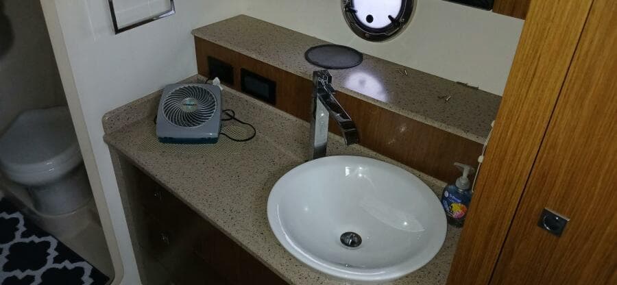 2014 Cruisers Yachts 