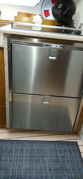 2014 Cruisers Yachts 