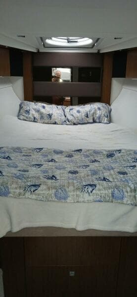 2014 Cruisers Yachts 