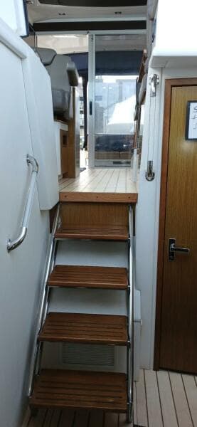 2014 Cruisers Yachts 