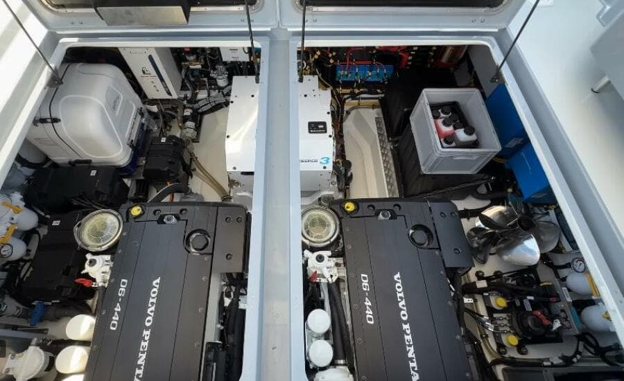 2025 Targa 37 Flybridge